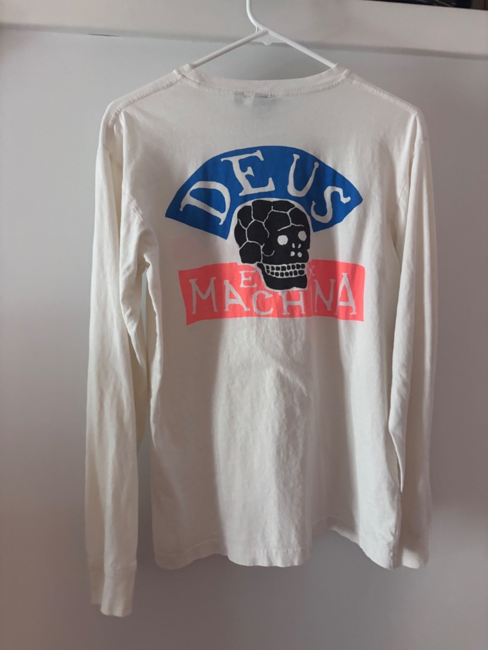 DEUS Ex Machina Long Sleeve Tee Size Small